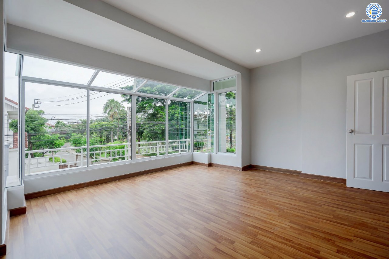 บ้านมือสองตกแต่งใหม่ ม.เพอร์เฟคเพลส1 ราชพฤกษ์ คุณภาพแบรนด์ Property Perfect เนื้อที่ 57.7 ตร.ว. บ้านเดี่ยวหลังใหญ่ ตอบโจทย์ทุกการอยู่อาศัย ฟังก์ชัน 3 ห้องนอน 3 ห้องน้ำ จอดรถได้ 2 คัน บนทำเลติดถนนราชพฤกษ์ ใกล้วงเวียนพระราม5 และรถไฟฟ้า "สถานีบางรักน้อยท่าอิฐ"